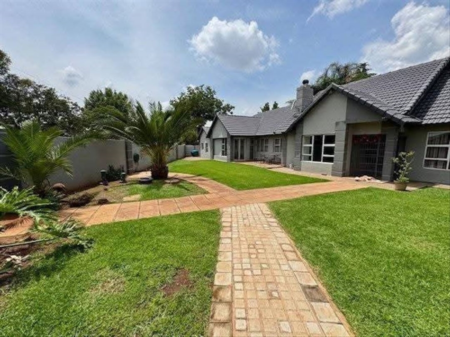 3 Bedroom Property for Sale in Birchleigh Gauteng