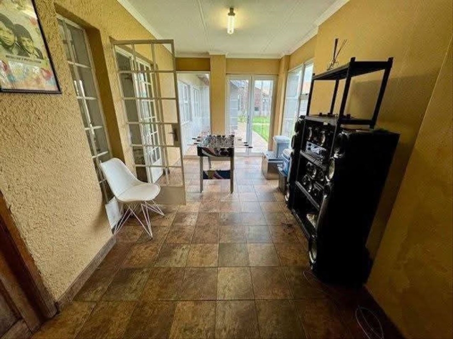 3 Bedroom Property for Sale in Birchleigh Gauteng