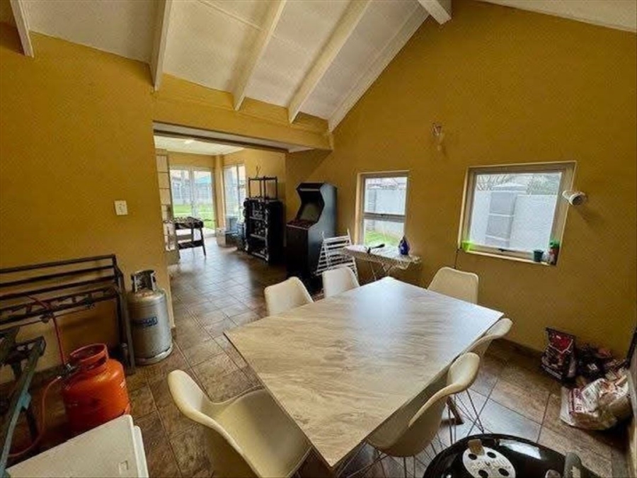 3 Bedroom Property for Sale in Birchleigh Gauteng