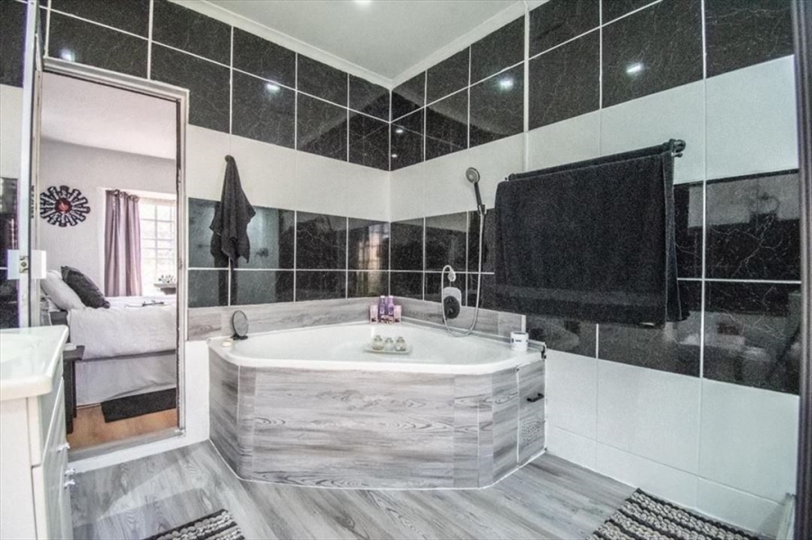 2 Bedroom Property for Sale in Norkem Park Gauteng