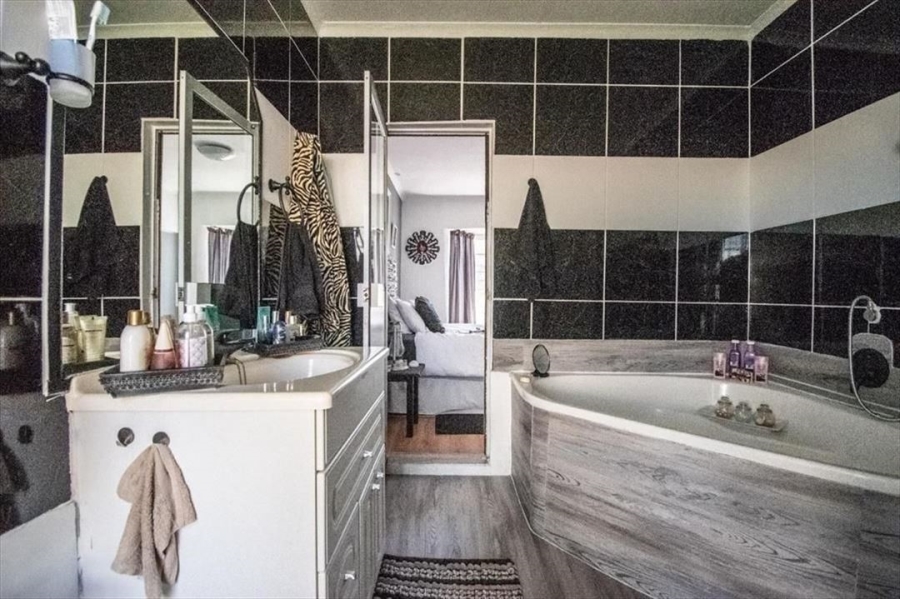 2 Bedroom Property for Sale in Norkem Park Gauteng