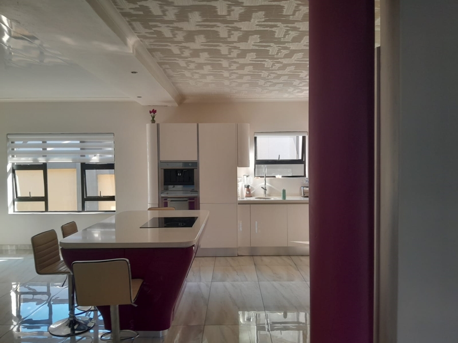 To Let 6 Bedroom Property for Rent in Zambezi Country Estate Gauteng
