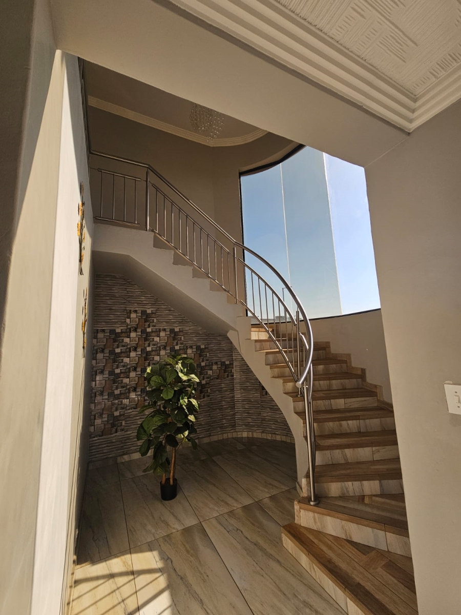 To Let 6 Bedroom Property for Rent in Zambezi Country Estate Gauteng
