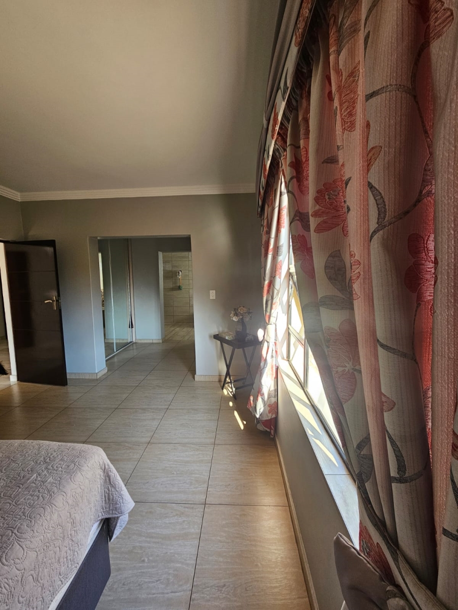 To Let 6 Bedroom Property for Rent in Zambezi Country Estate Gauteng