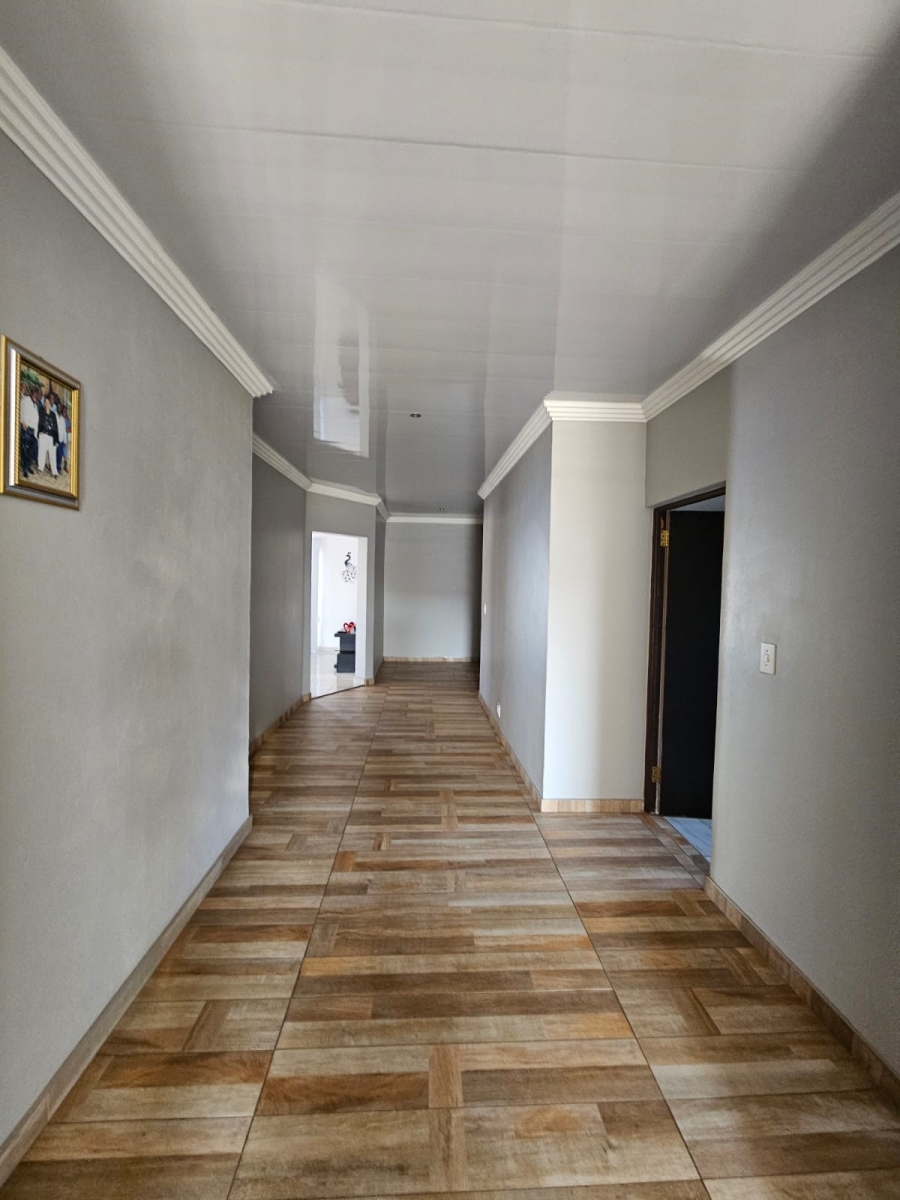 To Let 6 Bedroom Property for Rent in Zambezi Country Estate Gauteng