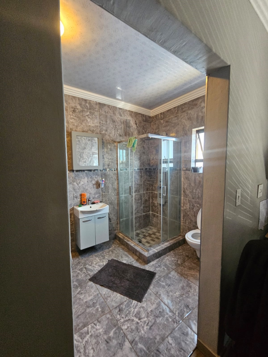 To Let 6 Bedroom Property for Rent in Zambezi Country Estate Gauteng