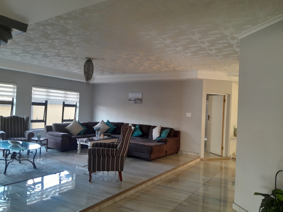 To Let 6 Bedroom Property for Rent in Zambezi Country Estate Gauteng