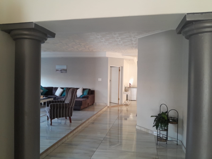 To Let 6 Bedroom Property for Rent in Zambezi Country Estate Gauteng
