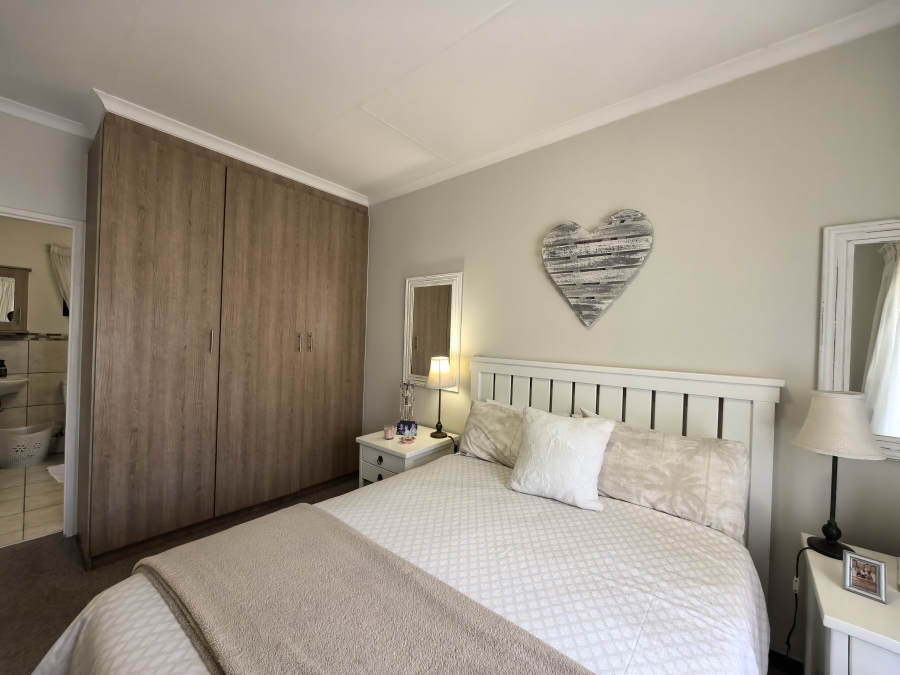 1 Bedroom Property for Sale in Olivedale Gauteng