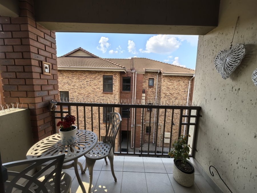 1 Bedroom Property for Sale in Olivedale Gauteng