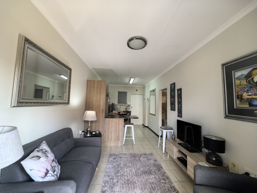 1 Bedroom Property for Sale in Olivedale Gauteng