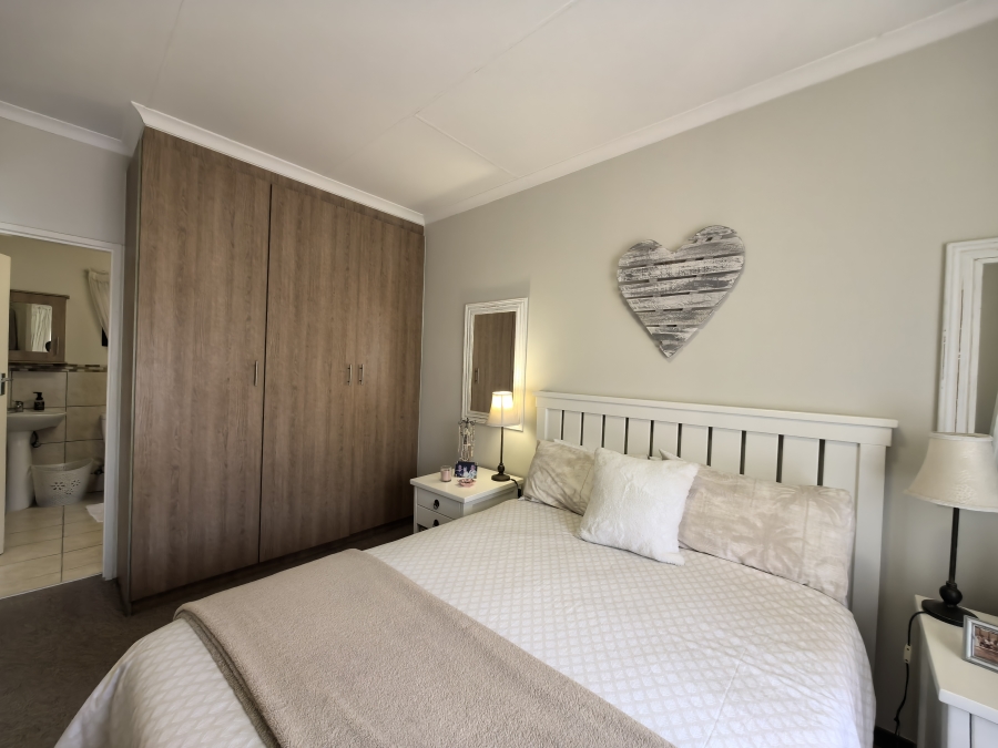 1 Bedroom Property for Sale in Olivedale Gauteng