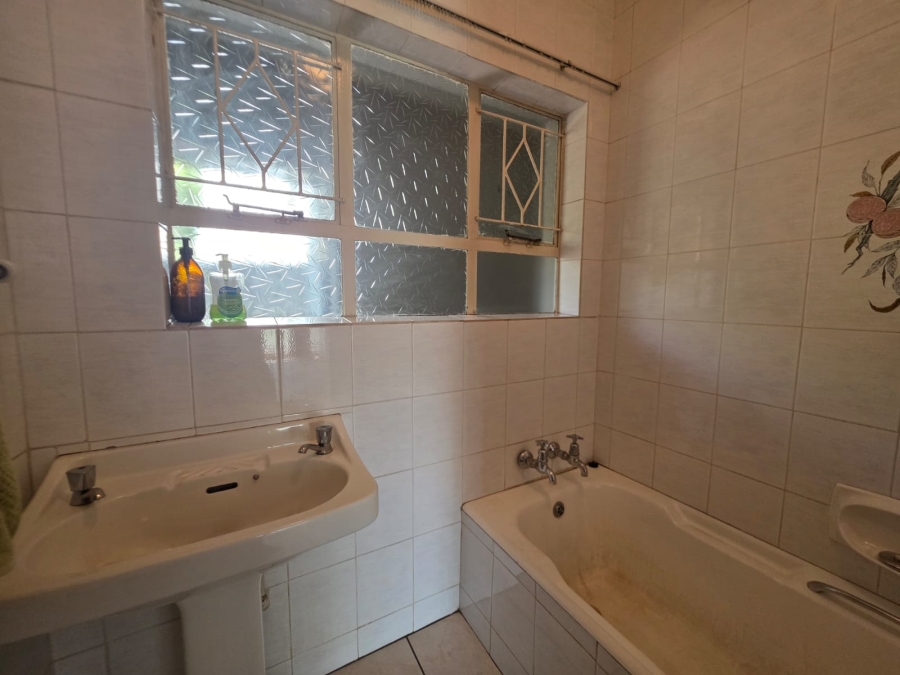 3 Bedroom Property for Sale in Vanderbijlpark SW 5 Gauteng