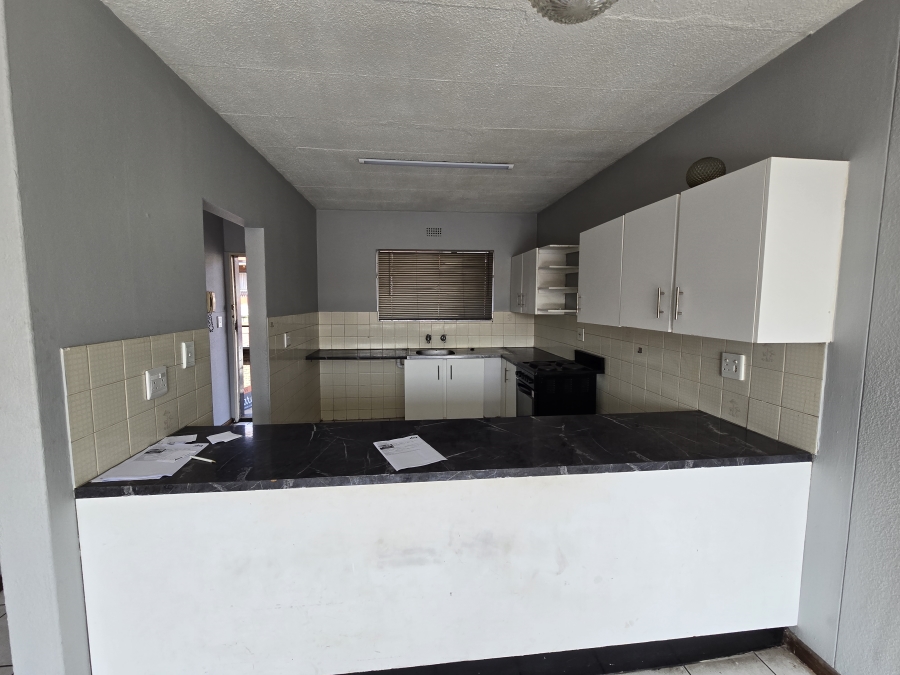 2 Bedroom Property for Sale in New Redruth Gauteng