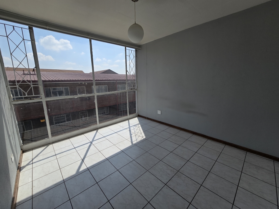 2 Bedroom Property for Sale in New Redruth Gauteng