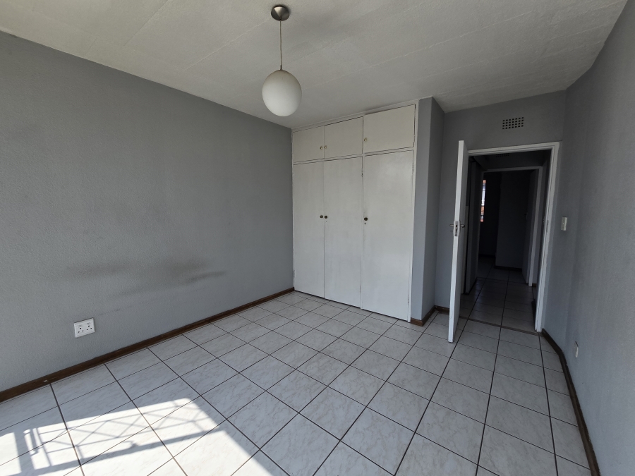 2 Bedroom Property for Sale in New Redruth Gauteng