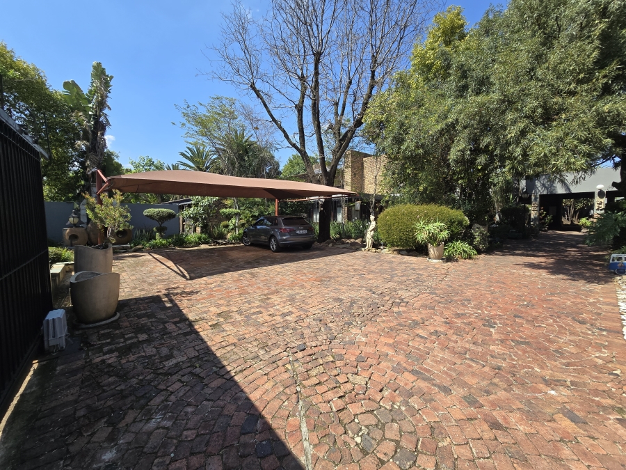 4 Bedroom Property for Sale in Parkhill Gardens Gauteng