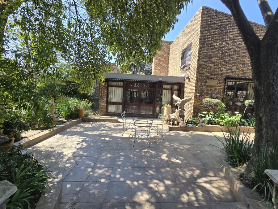 4 Bedroom Property for Sale in Parkhill Gardens Gauteng