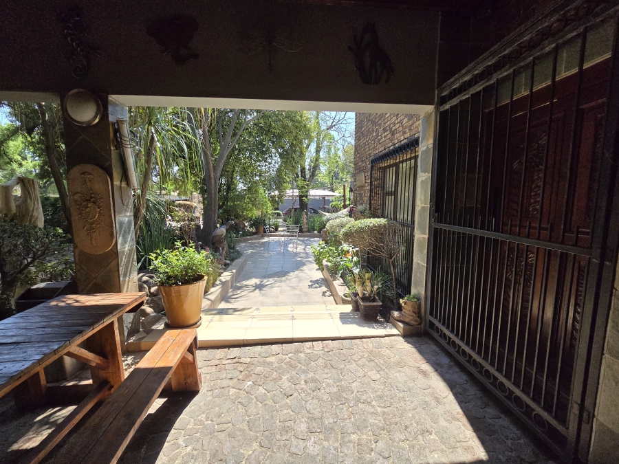 4 Bedroom Property for Sale in Parkhill Gardens Gauteng