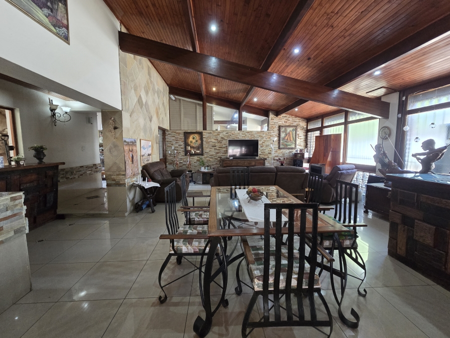 4 Bedroom Property for Sale in Parkhill Gardens Gauteng