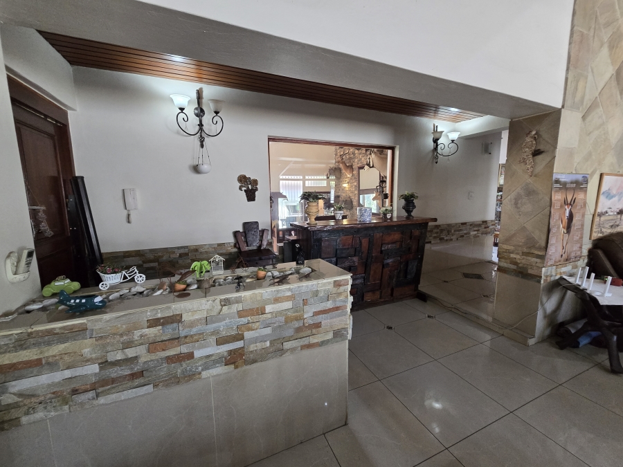 4 Bedroom Property for Sale in Parkhill Gardens Gauteng