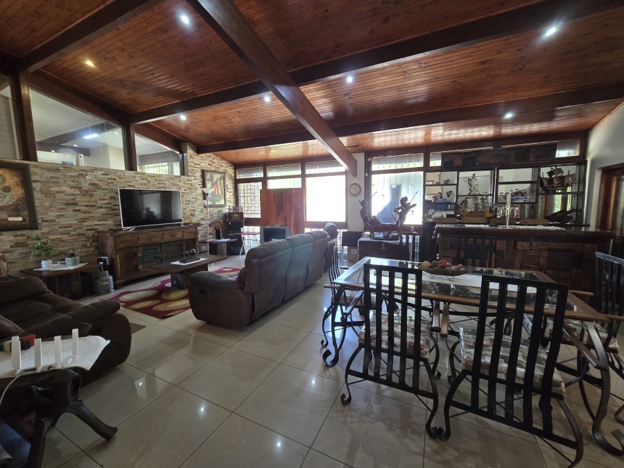 4 Bedroom Property for Sale in Parkhill Gardens Gauteng