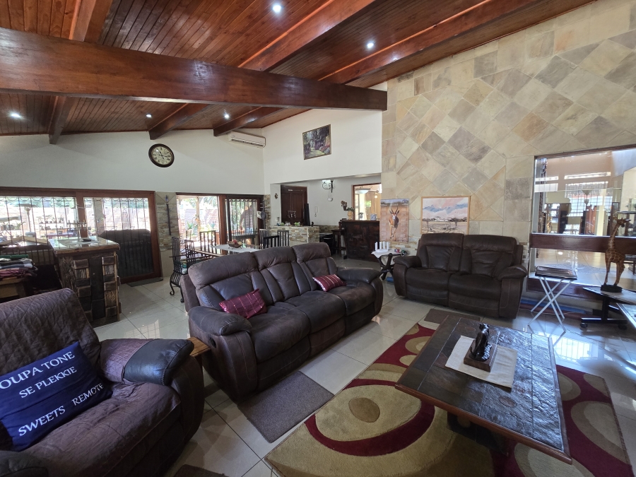 4 Bedroom Property for Sale in Parkhill Gardens Gauteng