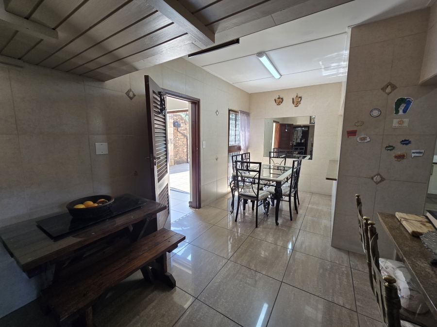 4 Bedroom Property for Sale in Parkhill Gardens Gauteng