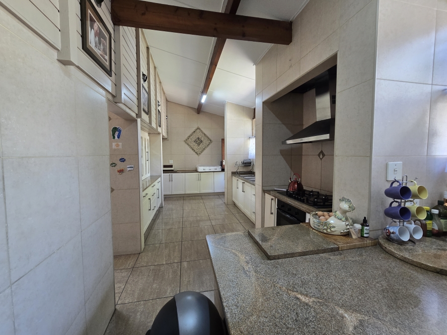 4 Bedroom Property for Sale in Parkhill Gardens Gauteng