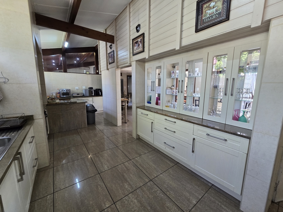 4 Bedroom Property for Sale in Parkhill Gardens Gauteng