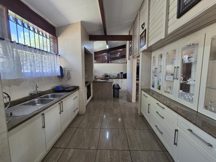 4 Bedroom Property for Sale in Parkhill Gardens Gauteng