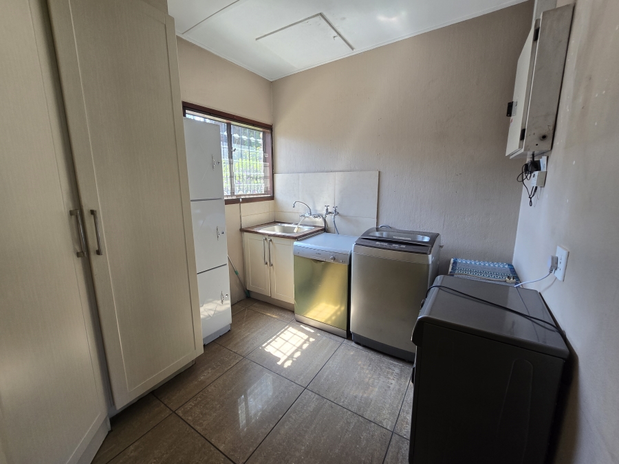 4 Bedroom Property for Sale in Parkhill Gardens Gauteng