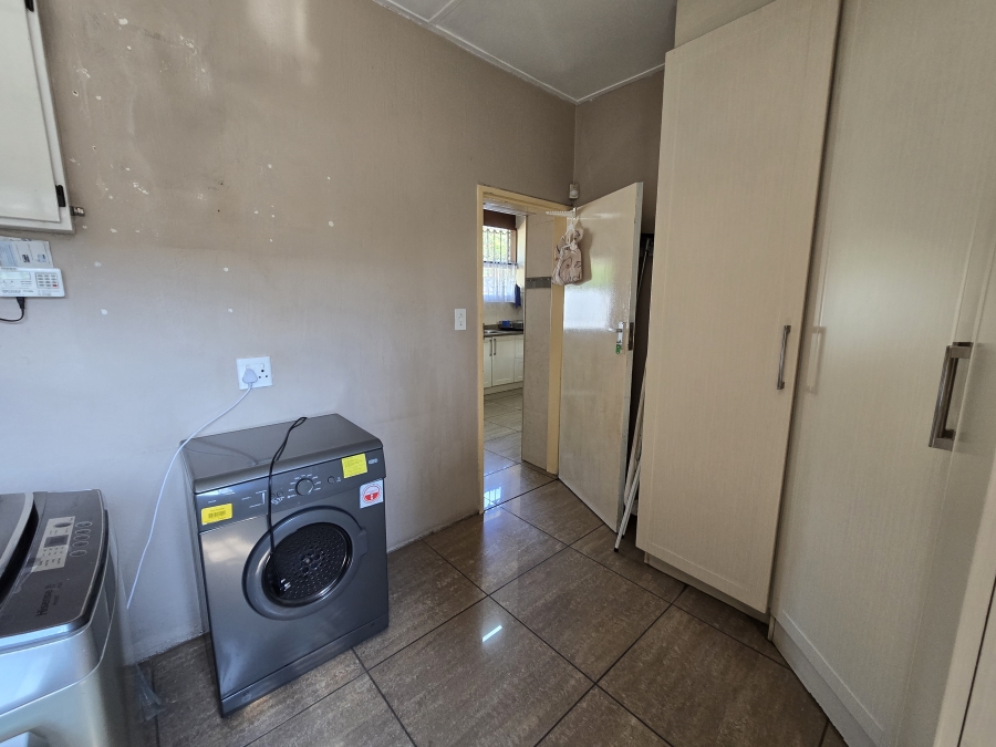 4 Bedroom Property for Sale in Parkhill Gardens Gauteng
