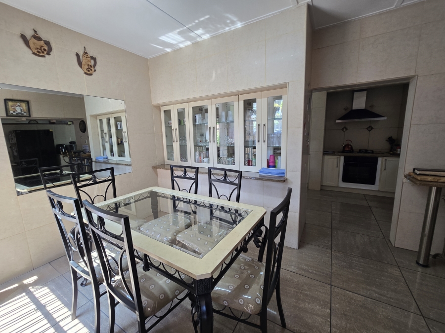 4 Bedroom Property for Sale in Parkhill Gardens Gauteng
