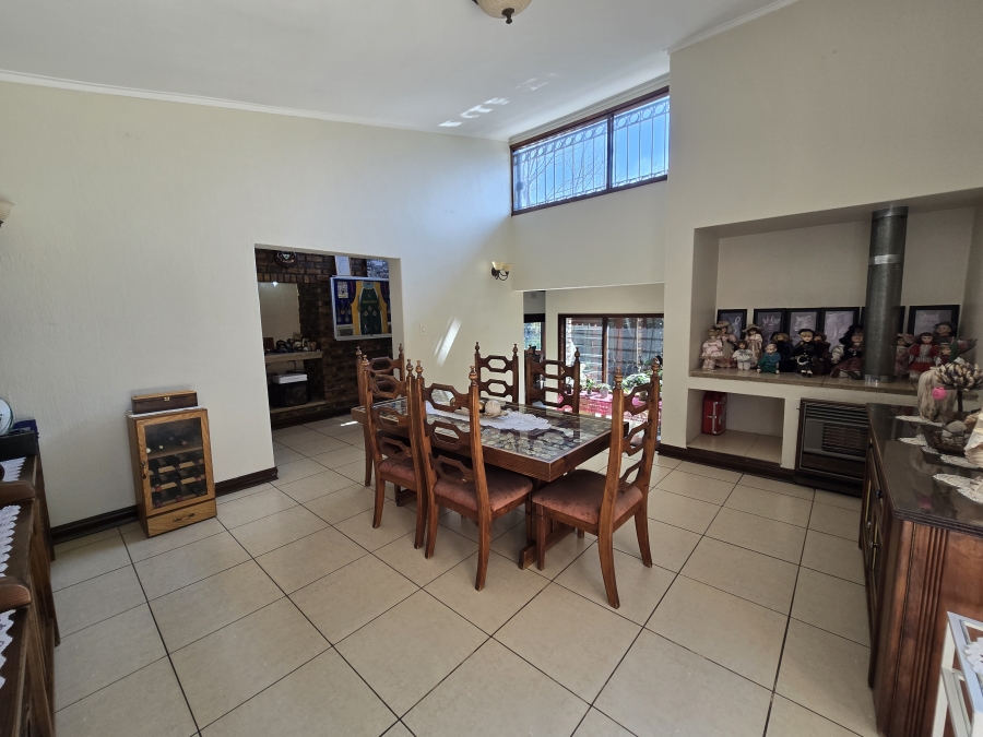 4 Bedroom Property for Sale in Parkhill Gardens Gauteng