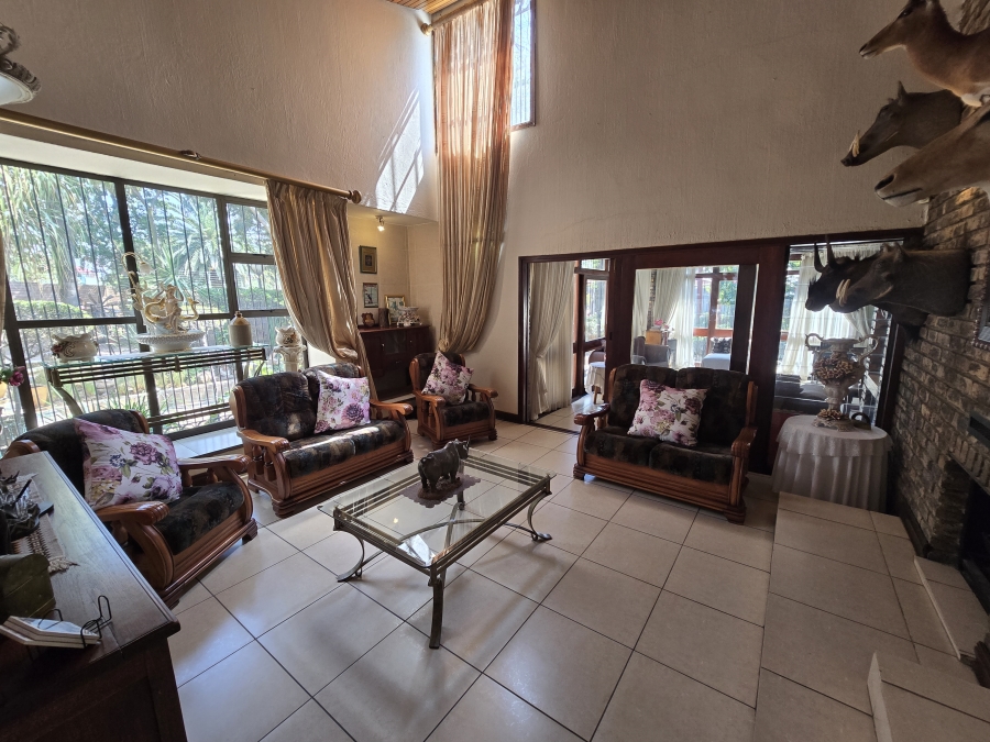 4 Bedroom Property for Sale in Parkhill Gardens Gauteng