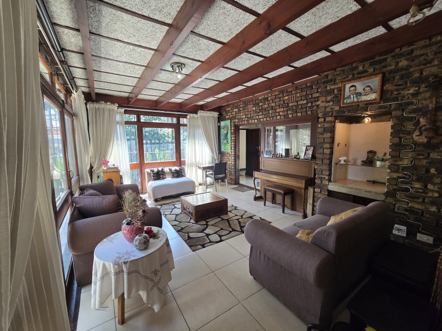 4 Bedroom Property for Sale in Parkhill Gardens Gauteng