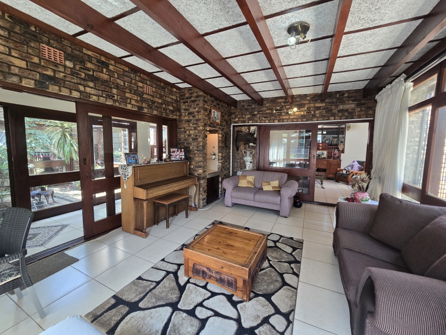 4 Bedroom Property for Sale in Parkhill Gardens Gauteng