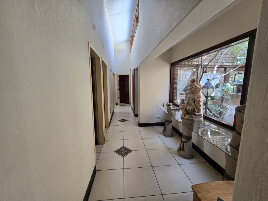 4 Bedroom Property for Sale in Parkhill Gardens Gauteng