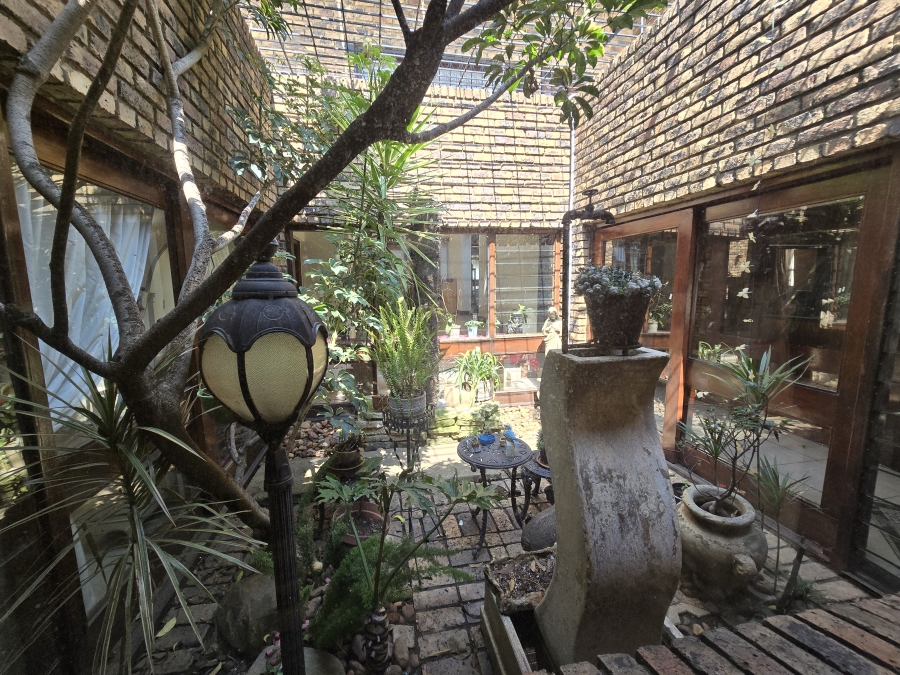 4 Bedroom Property for Sale in Parkhill Gardens Gauteng