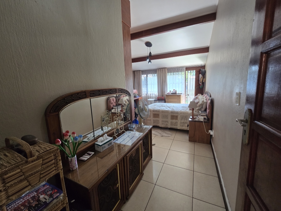 4 Bedroom Property for Sale in Parkhill Gardens Gauteng