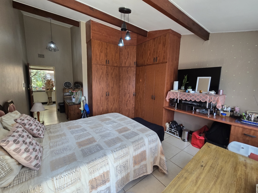 4 Bedroom Property for Sale in Parkhill Gardens Gauteng