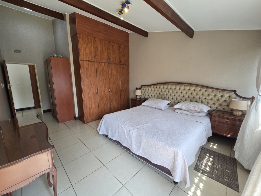4 Bedroom Property for Sale in Parkhill Gardens Gauteng
