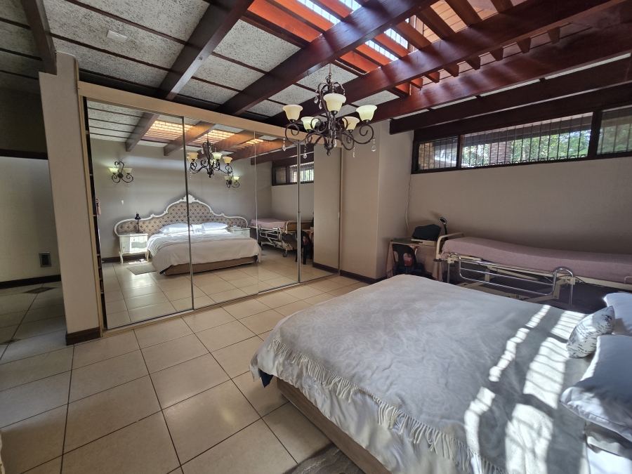 4 Bedroom Property for Sale in Parkhill Gardens Gauteng