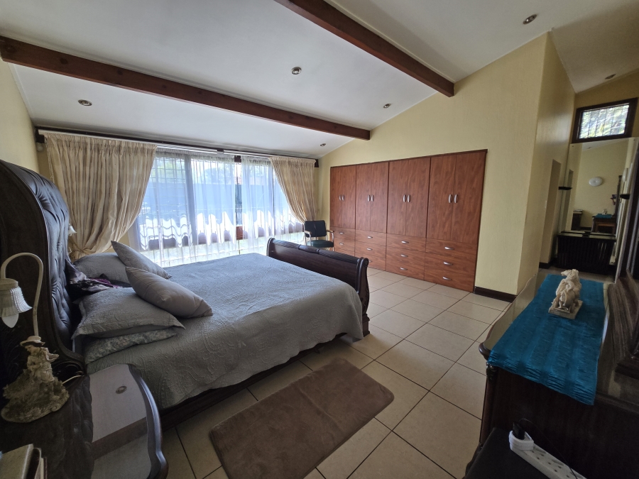 4 Bedroom Property for Sale in Parkhill Gardens Gauteng