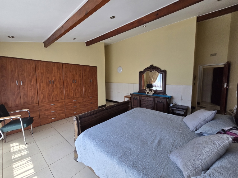4 Bedroom Property for Sale in Parkhill Gardens Gauteng