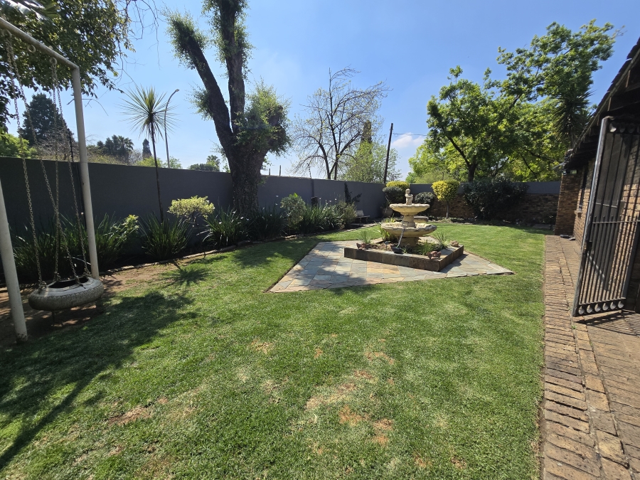 4 Bedroom Property for Sale in Parkhill Gardens Gauteng