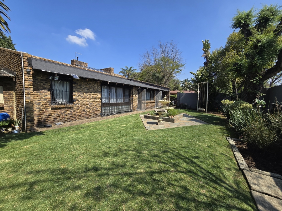 4 Bedroom Property for Sale in Parkhill Gardens Gauteng