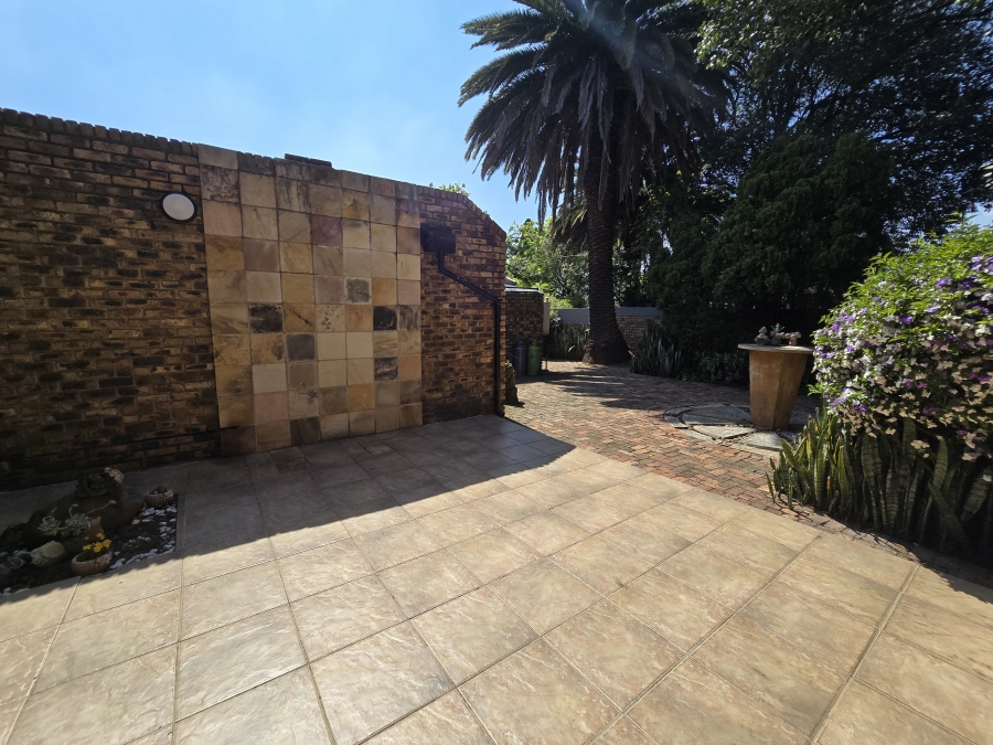 4 Bedroom Property for Sale in Parkhill Gardens Gauteng