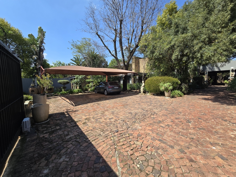 4 Bedroom Property for Sale in Parkhill Gardens Gauteng
